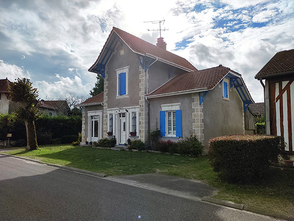 Photographie de la maison dans les Landes 1 qui a servi de modèle à la réalisation du dessin personnalisé